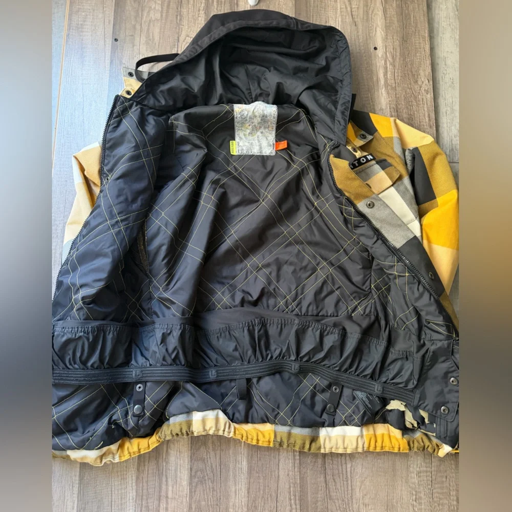 Burton Men’s Yellow and Gray Plaid Snowboard Jacket Small